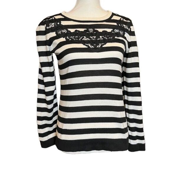 Vince Camuto Sweater with Lace Applique Black White Striped Size Small - Picture 2 of 11